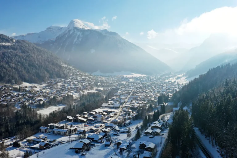 Skiing and snowboarding in Morzine with luxury chalet stay